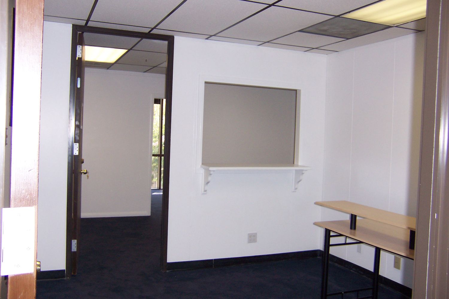 GREAT LAYOUT. RECEPTION, WORK SPACE, LARGE PRIVATE OFFICE